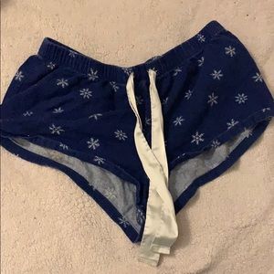 Navy sleep shorts with white snowflakes